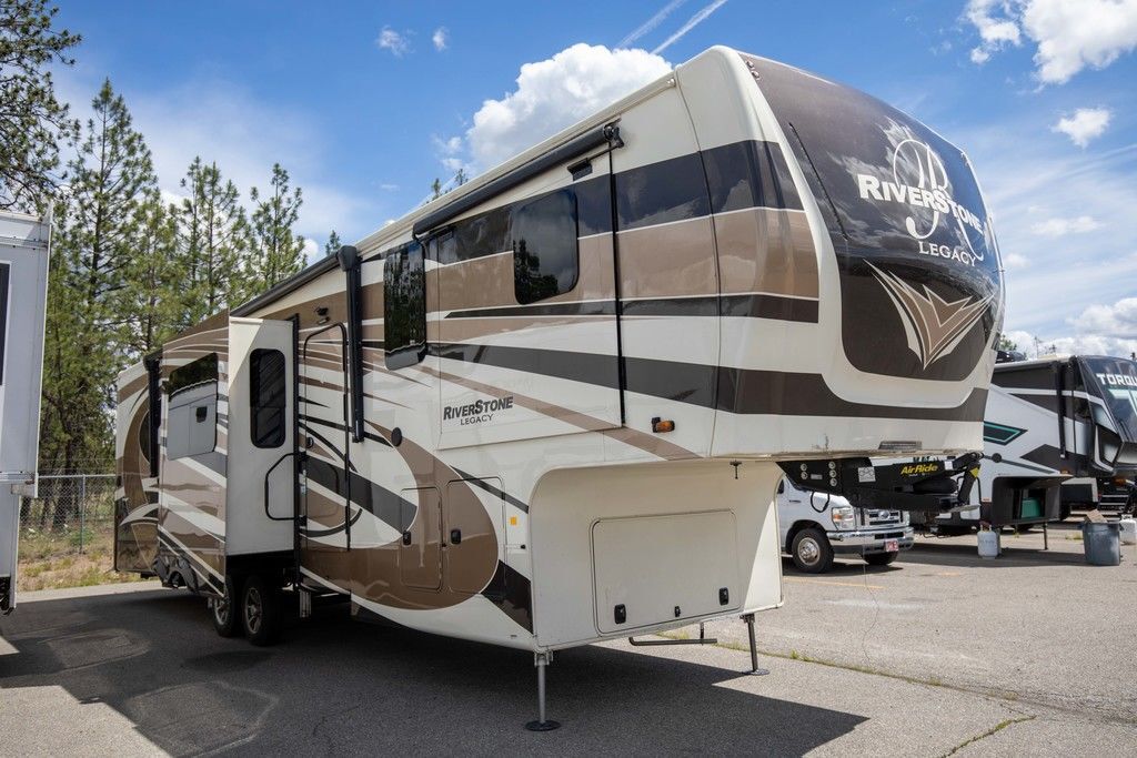 2021 Forest River RIVERSTONE LEGACY Riverstone 391FSK in spokane WA