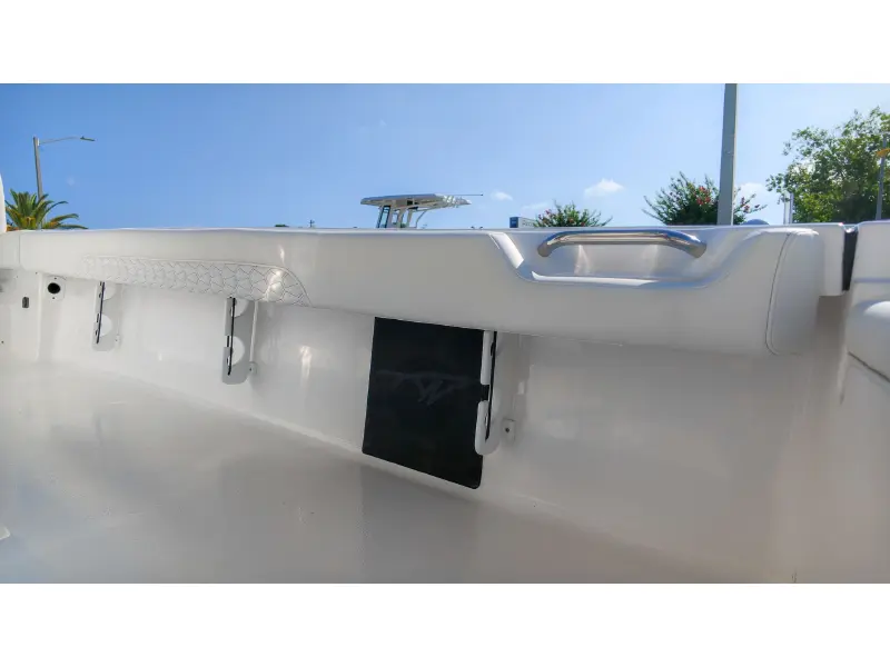 2027 Tidewater 2500 Carolina Bay