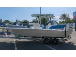 2027 Tidewater 2500 Carolina Bay