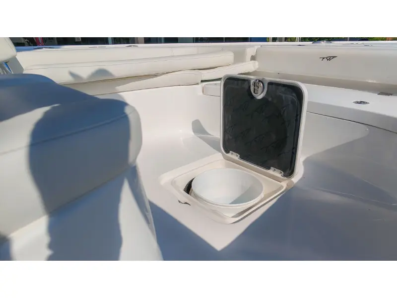 2027 Tidewater 2500 Carolina Bay