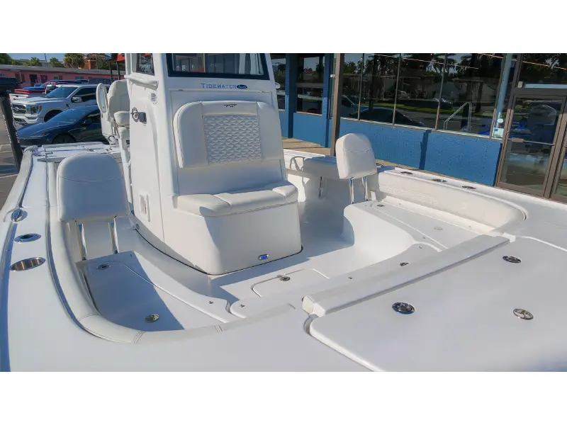 2027 Tidewater 2500 Carolina Bay