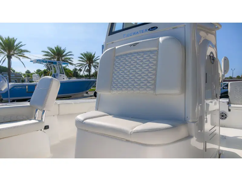 2027 Tidewater 2500 Carolina Bay
