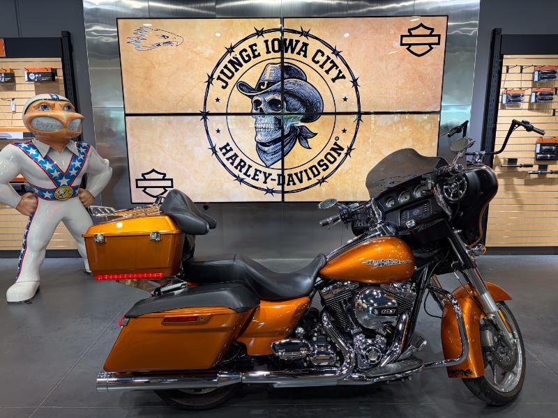 2016 Harley-Davidson STREET GLIDE in Coralville, IA