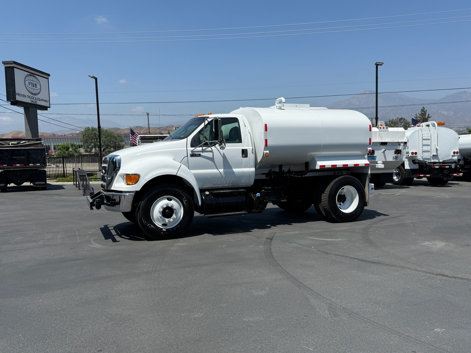 2015 FORD F750 in Yucaipa, CA