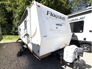 2012 FOREST RIVER FLAGSTAFF SUPER LITE 26RLSS