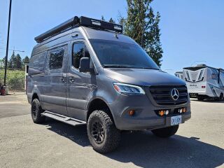 2025 WINNEBAGO REVEL 44E