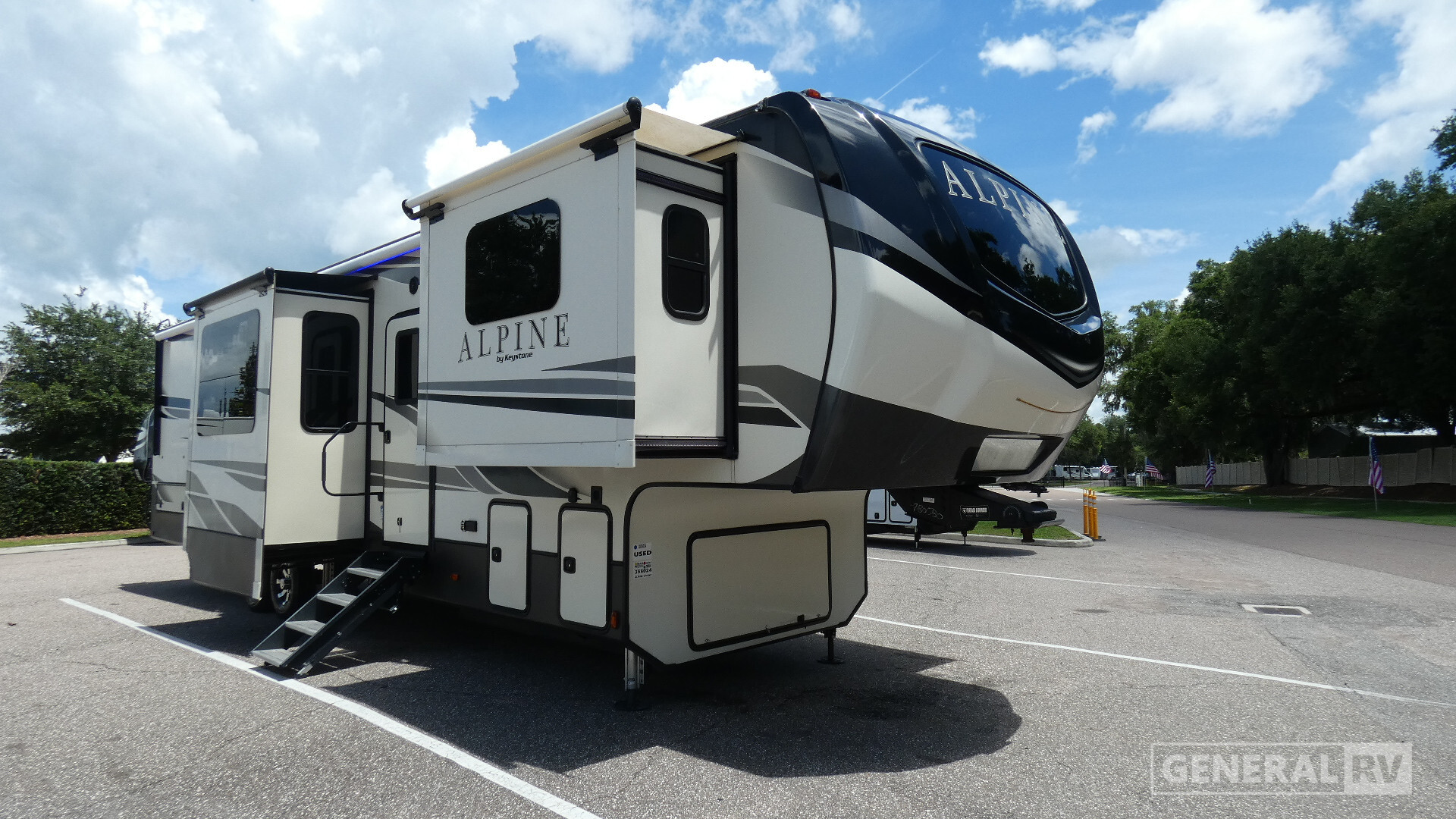 2020 Keystone ALPINE 3710KP RV