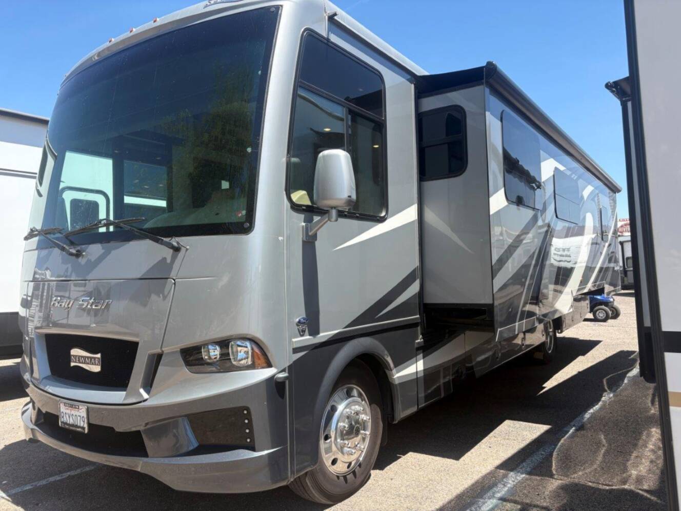 A photo of this 2021 Newmar Bay Star 3401
