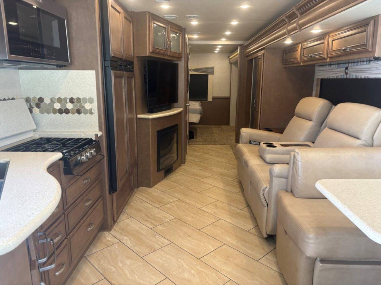 A photo of this 2021 Newmar Bay Star 3401