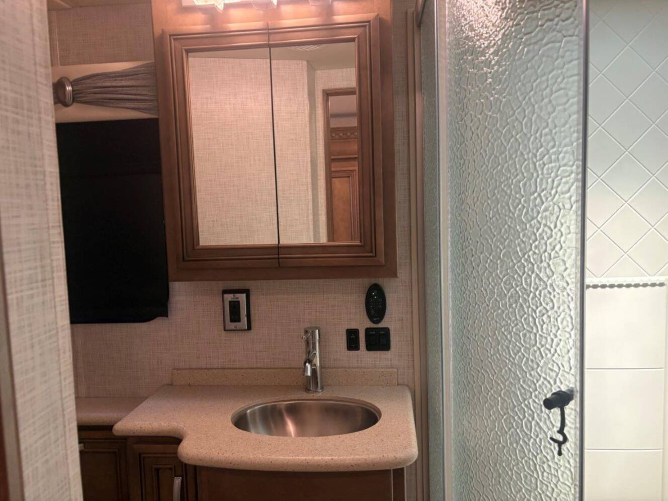 A photo of this 2021 Newmar Bay Star 3401