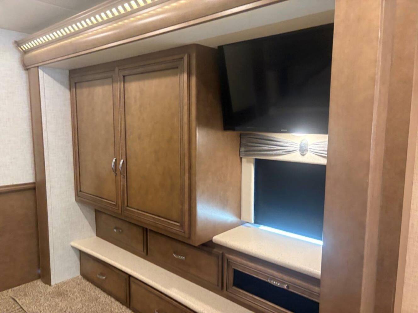 A photo of this 2021 Newmar Bay Star 3401