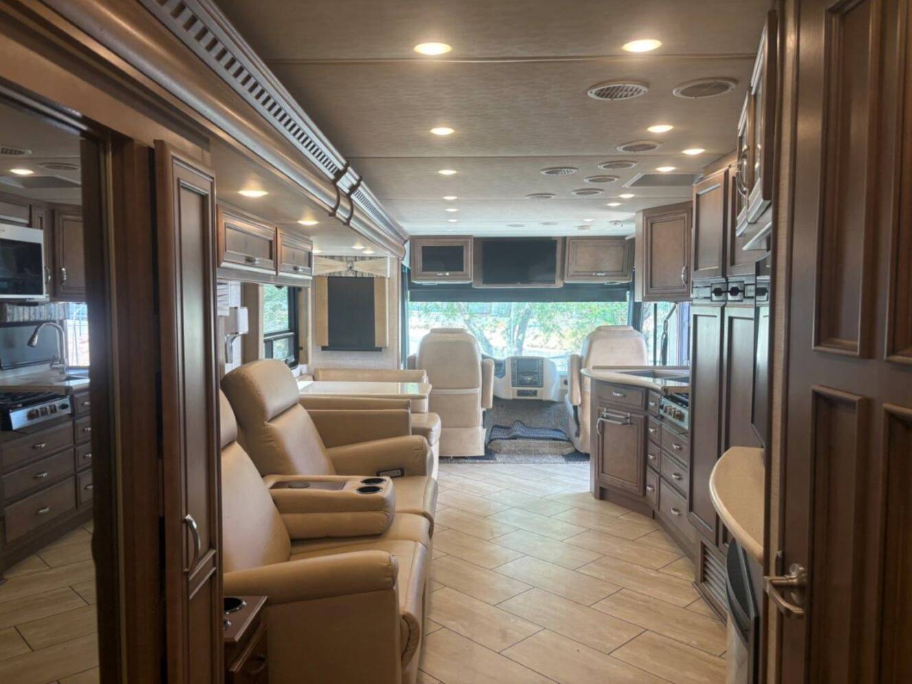 A photo of this 2021 Newmar Bay Star 3401