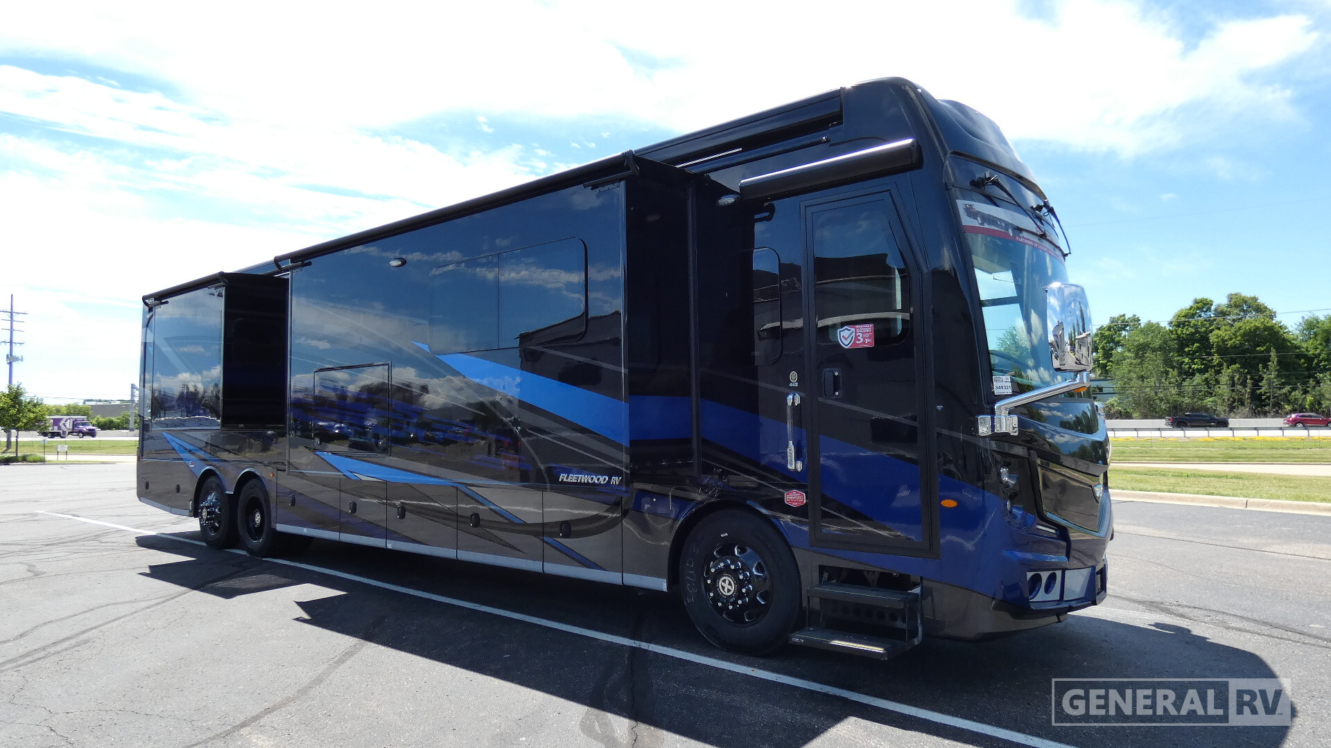 2026 Fleetwood DISCOVERY LXE 44S in wixom MI