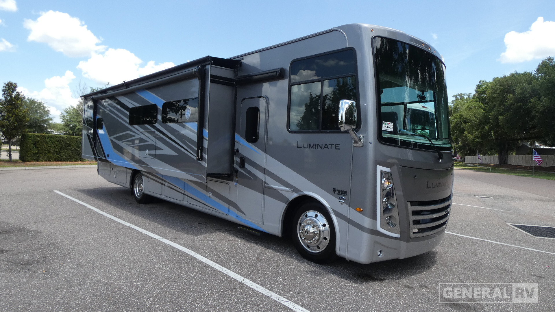2027 Thor Motor Coach LUMINATE AA35 in dover FL