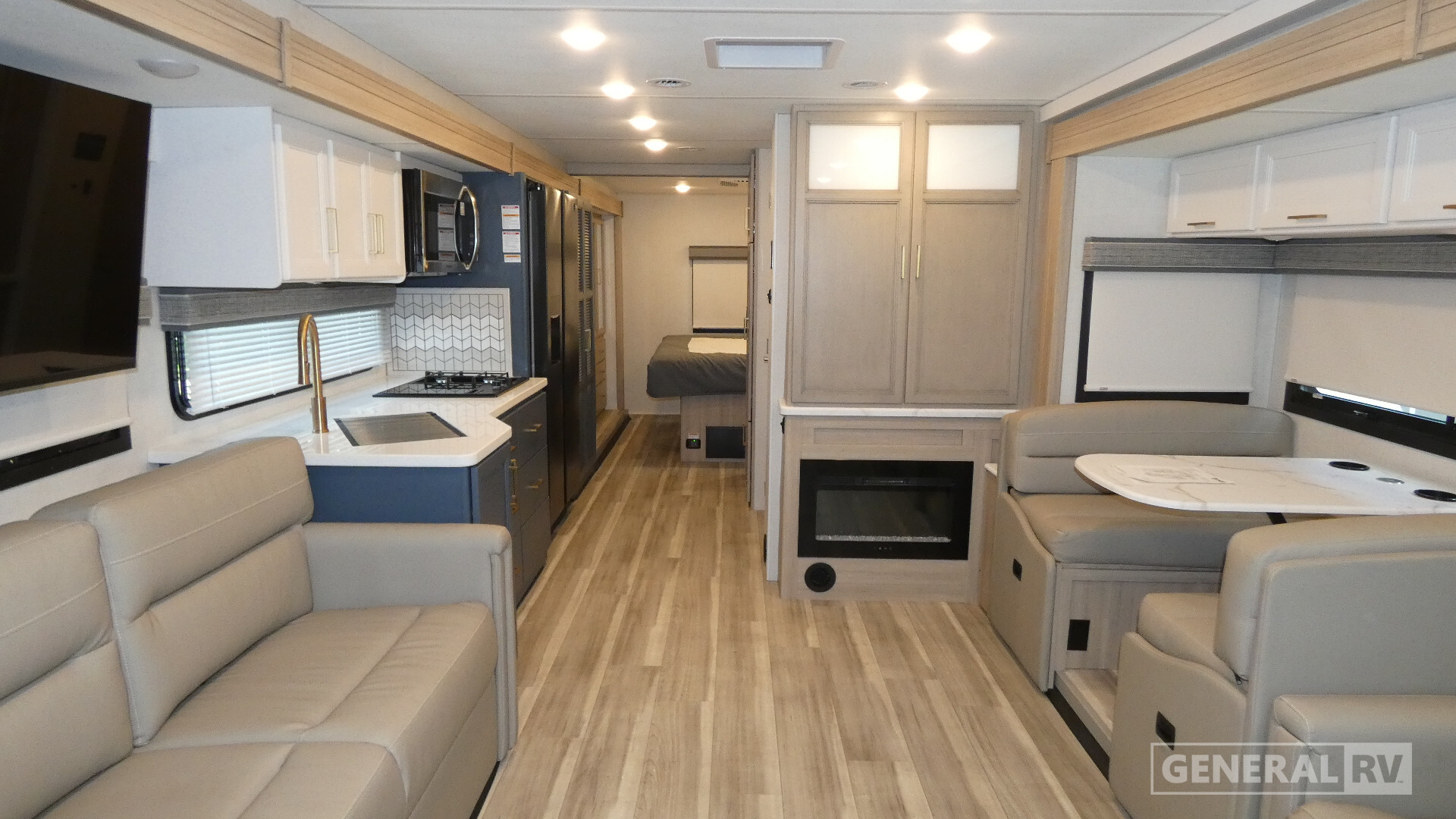 2027 Thor Motor Coach LUMINATE AA35 in dover FL