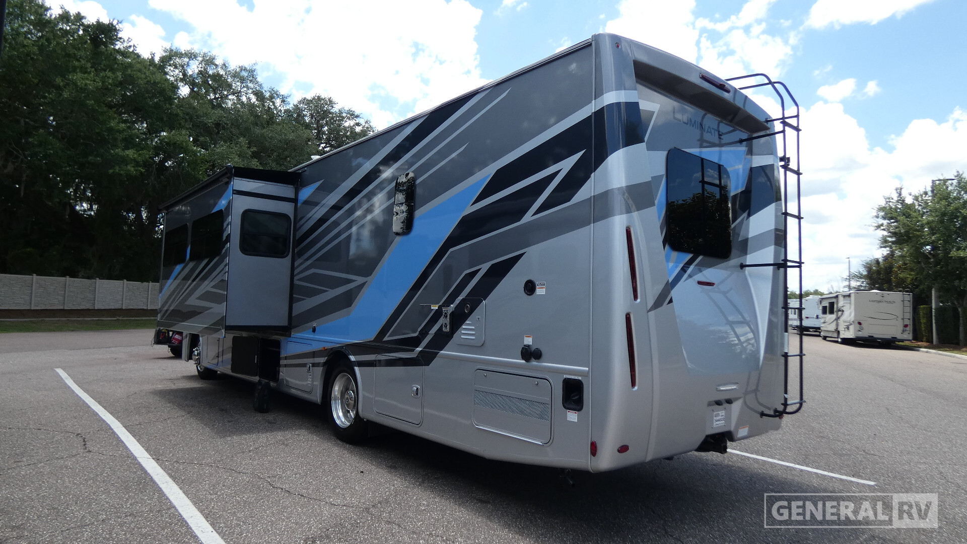 2027 Thor Motor Coach LUMINATE AA35 in dover FL