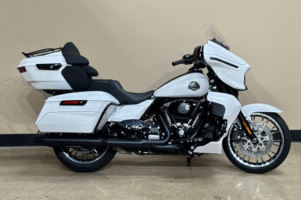 2026 Harley-Davidson FLHXL BASE in San Diego, CA