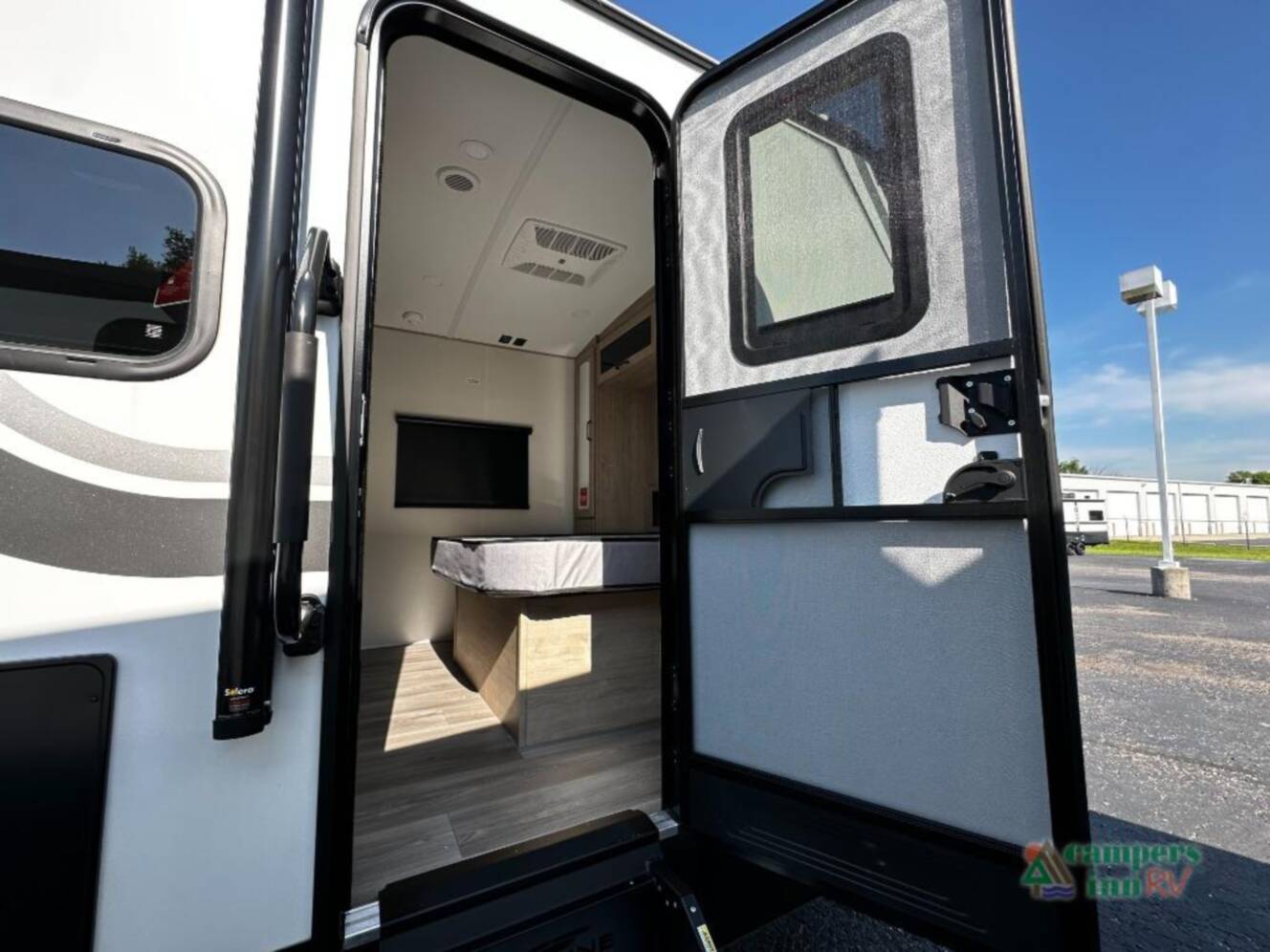 A photo of this 2027 Grand Design Imagine 2800BH