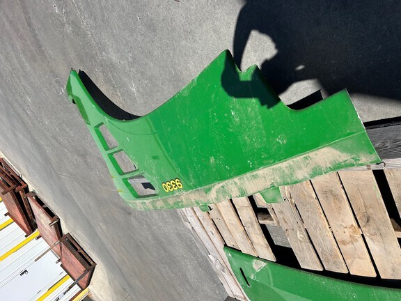 John Deere R320451 RH SIDE PANEL in Shelbyville, IL