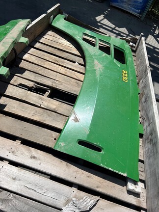 John Deere R320450 LH SIDE PANEL in Shelbyville, IL