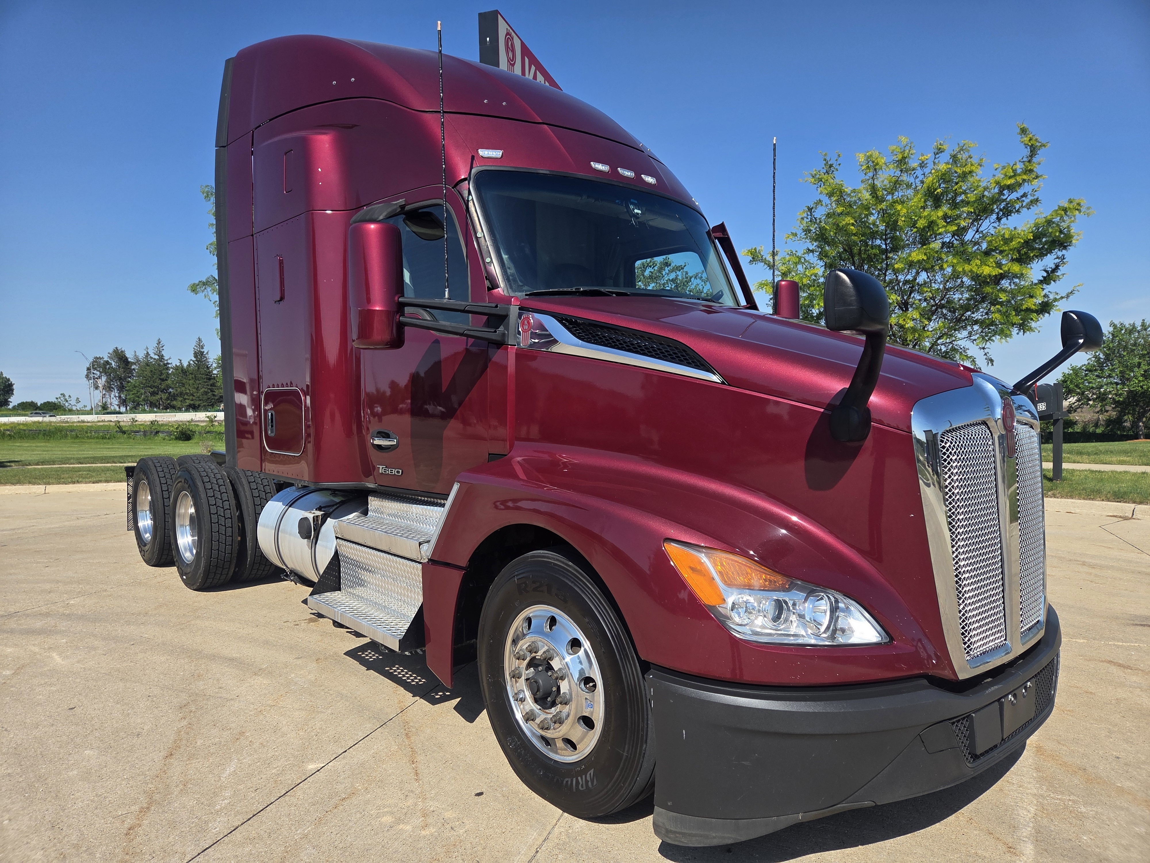 2023 KENWORTH T680 in Cedar Rapids, IA