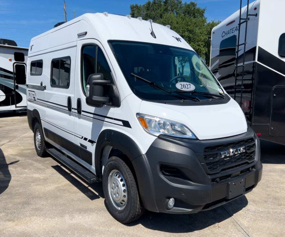 2027 Winnebago SOLIS POCKET BUT36A in sanford FL