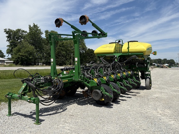 2017 John Deere 1775NT in Casey, IL