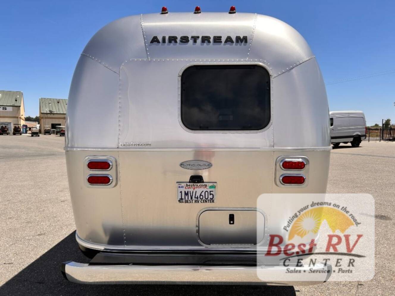 A photo of this 2017 Airstream Flying Cloud 23D Bunk