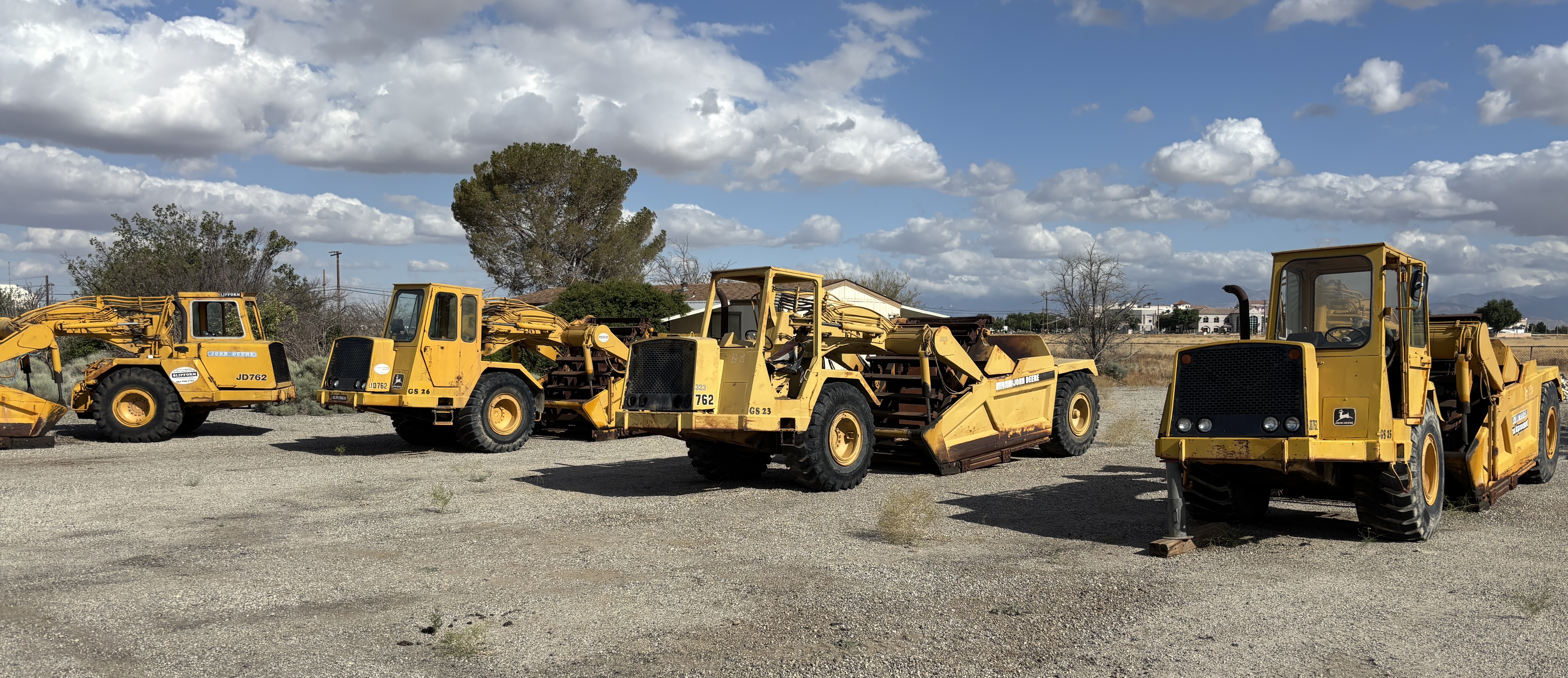 1983 JOHN DEERE JD762 in Lancaster, CA