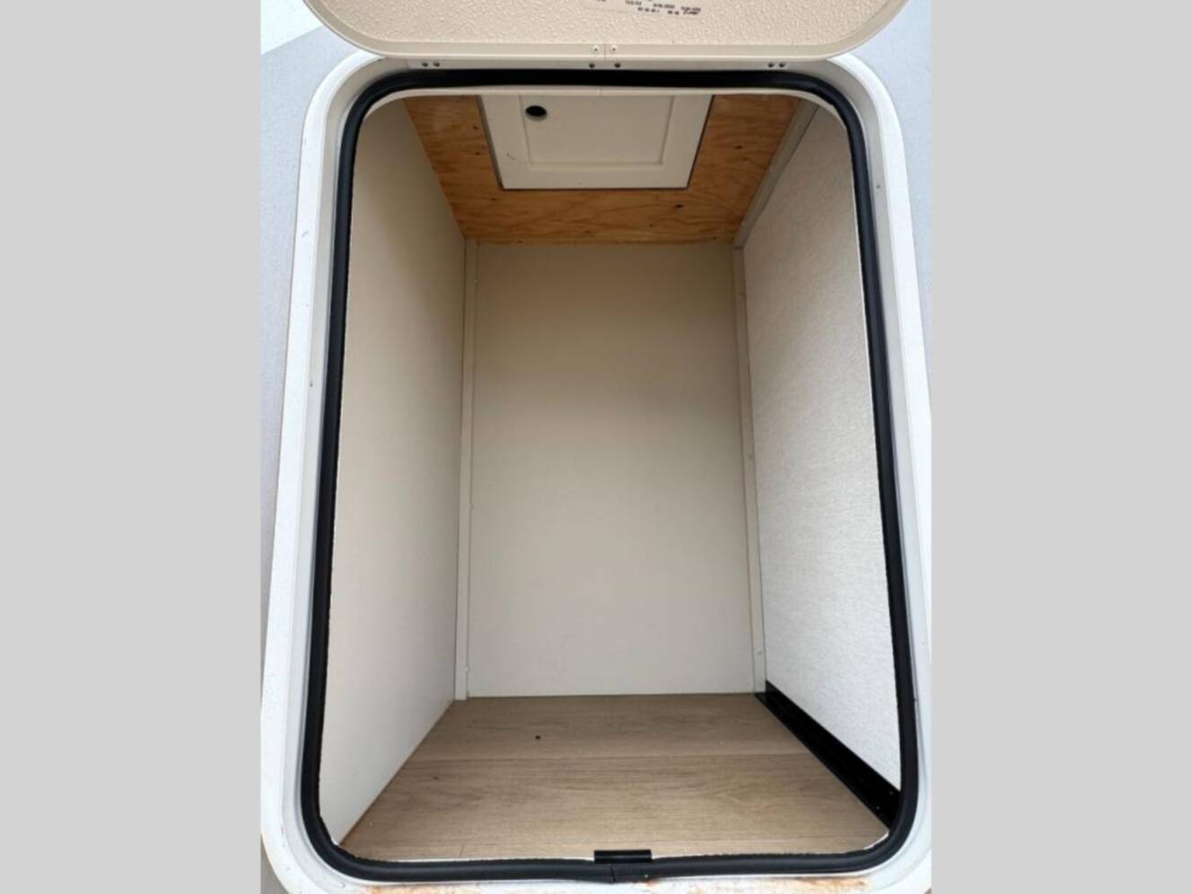 A photo of this 2027 Alliance Rv Paradigm 312RK