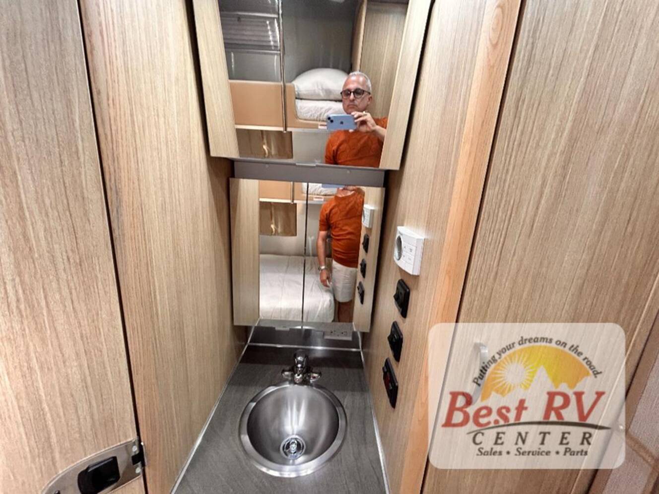 A photo of this 2017 Airstream Flying Cloud 23D Bunk