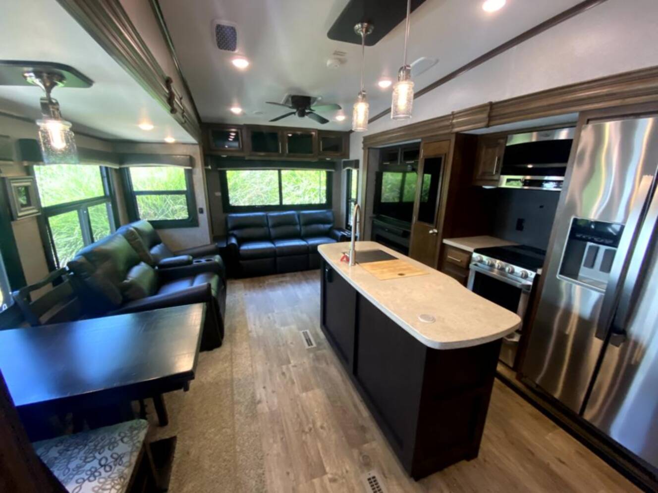 A photo of this 2020 Jayco Eagle 355MBQS