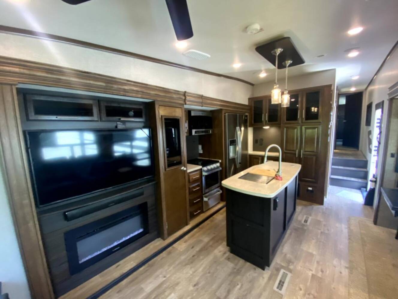 A photo of this 2020 Jayco Eagle 355MBQS