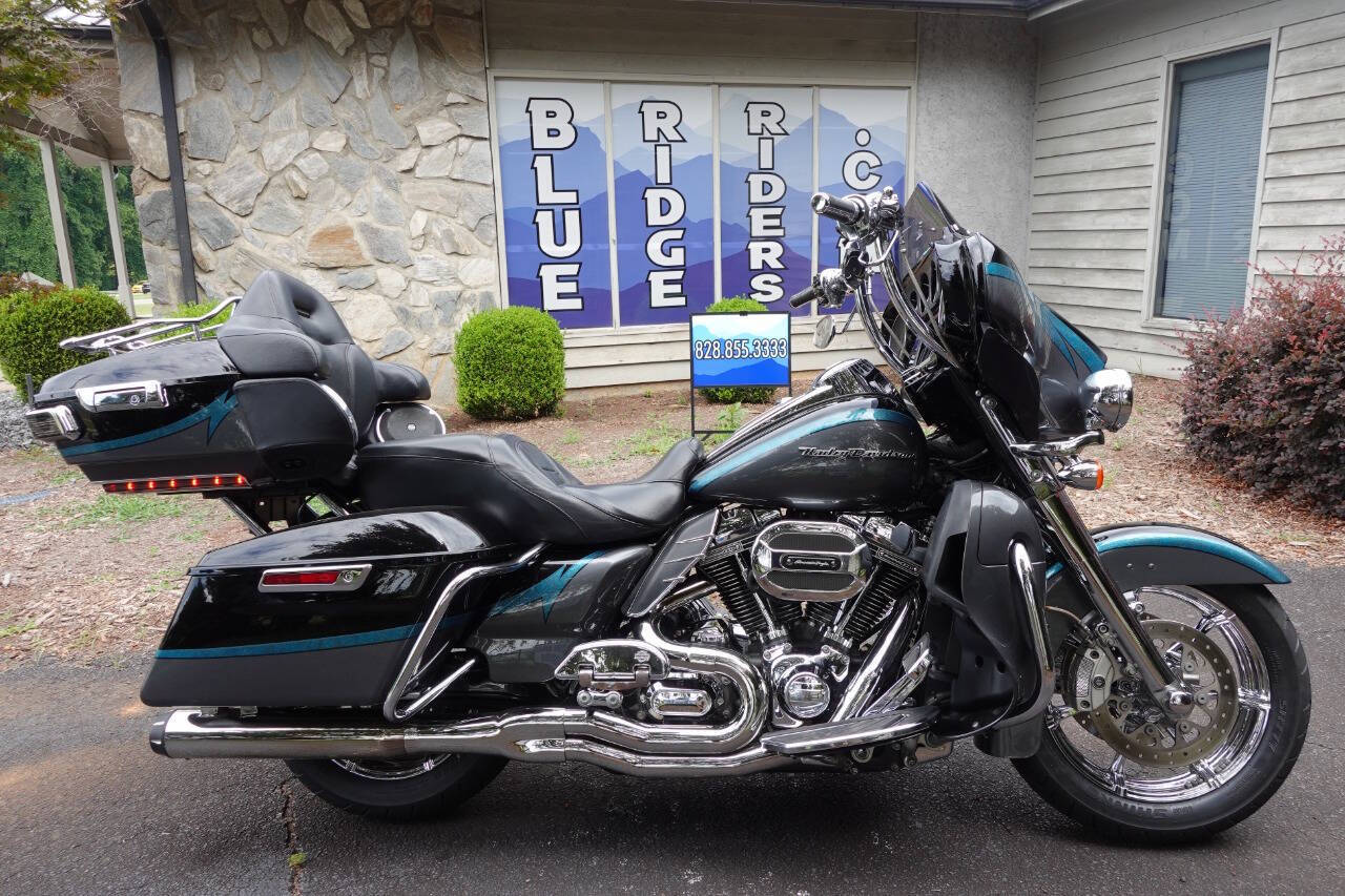 2015 Harley-Davidson Electra Glide CVO Limited CVO LIMITED in Granite Falls, NC