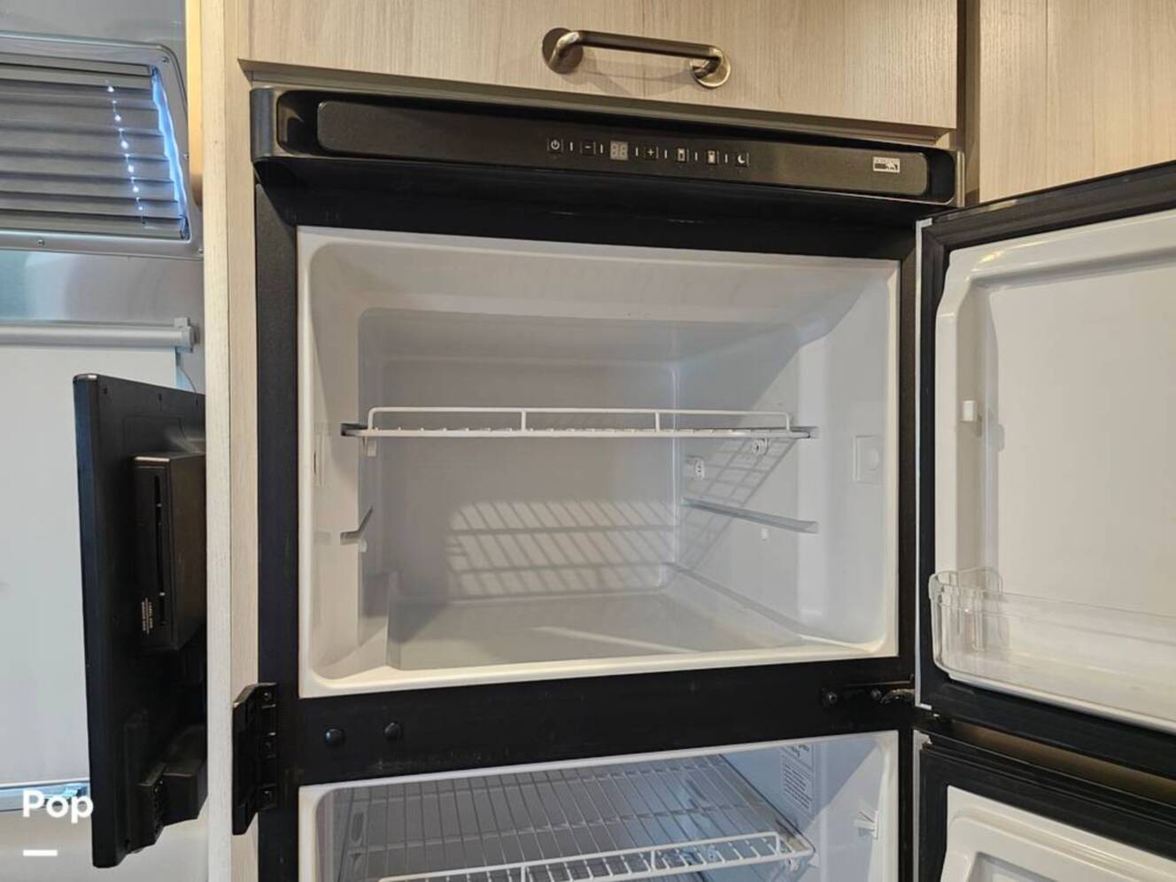 A photo of this 2023 Airstream International 25FB