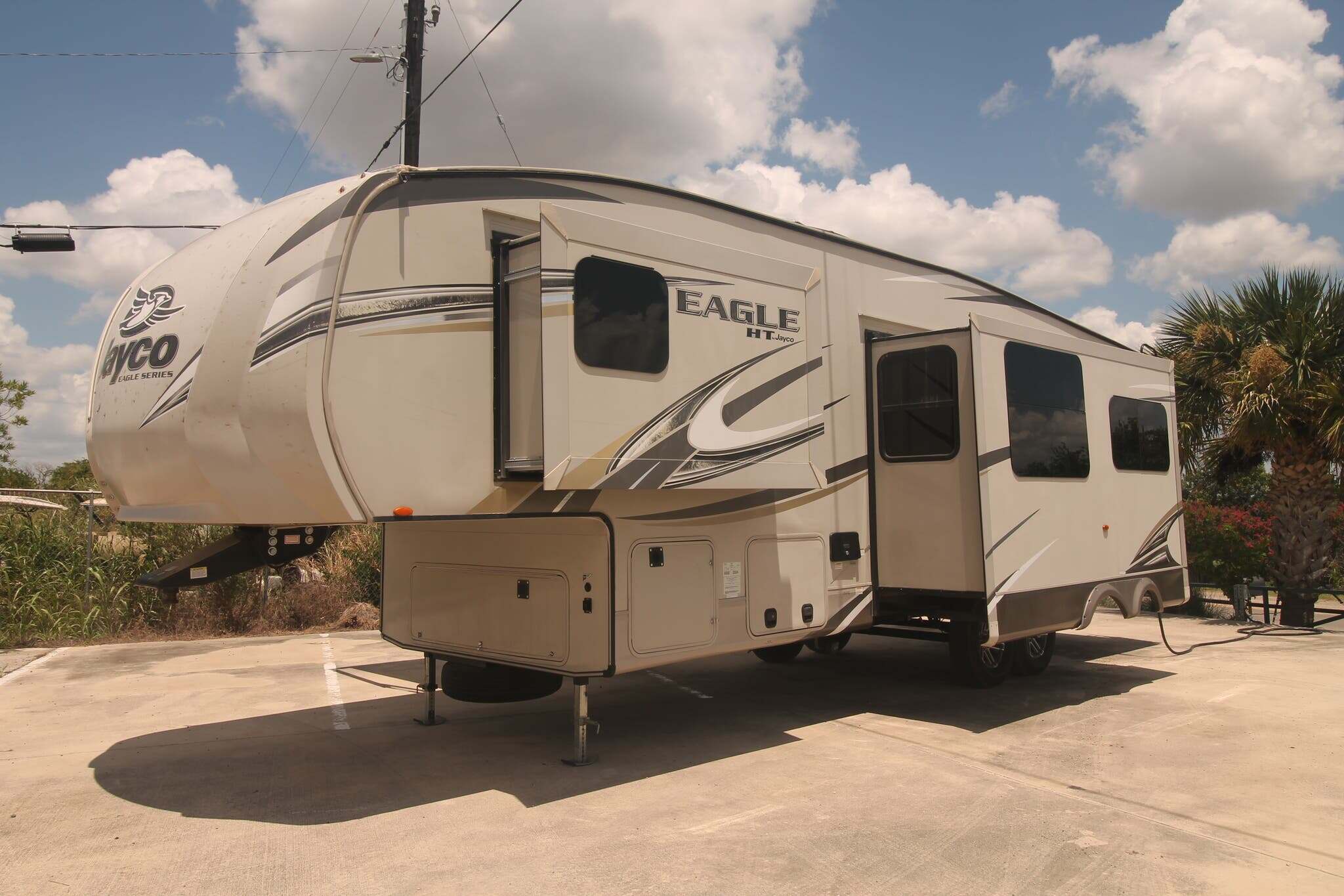 2018 Jayco JAY FLIGHT SLX8 295BHS in seguin TX
