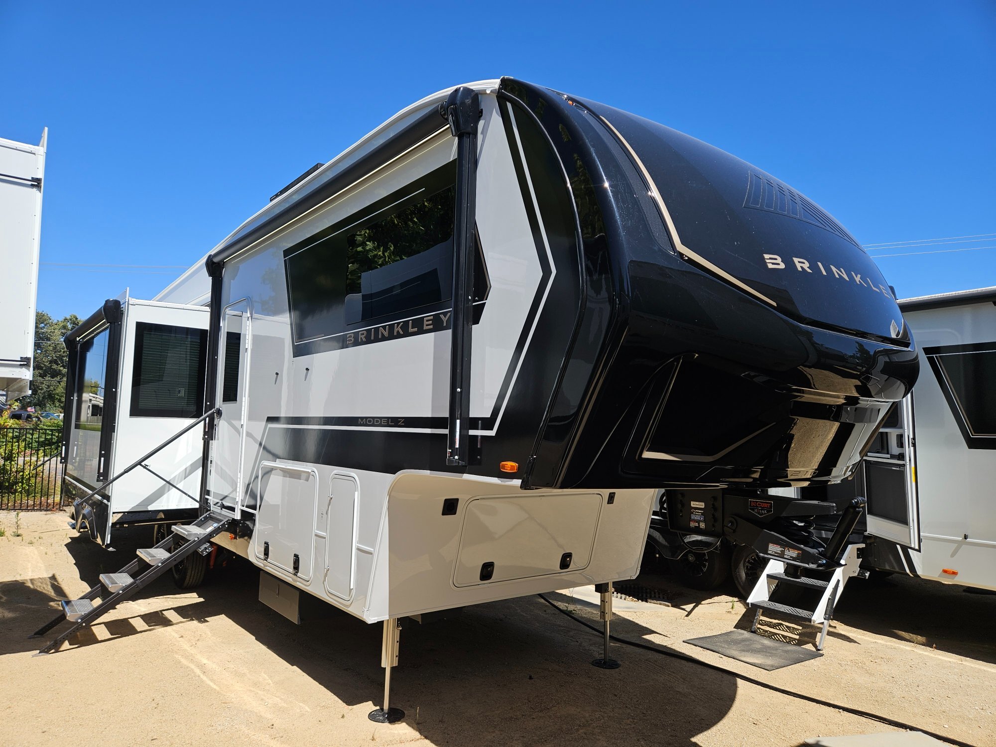 2027 Brinkley Rv Model Z 3210 in paso robles CA
