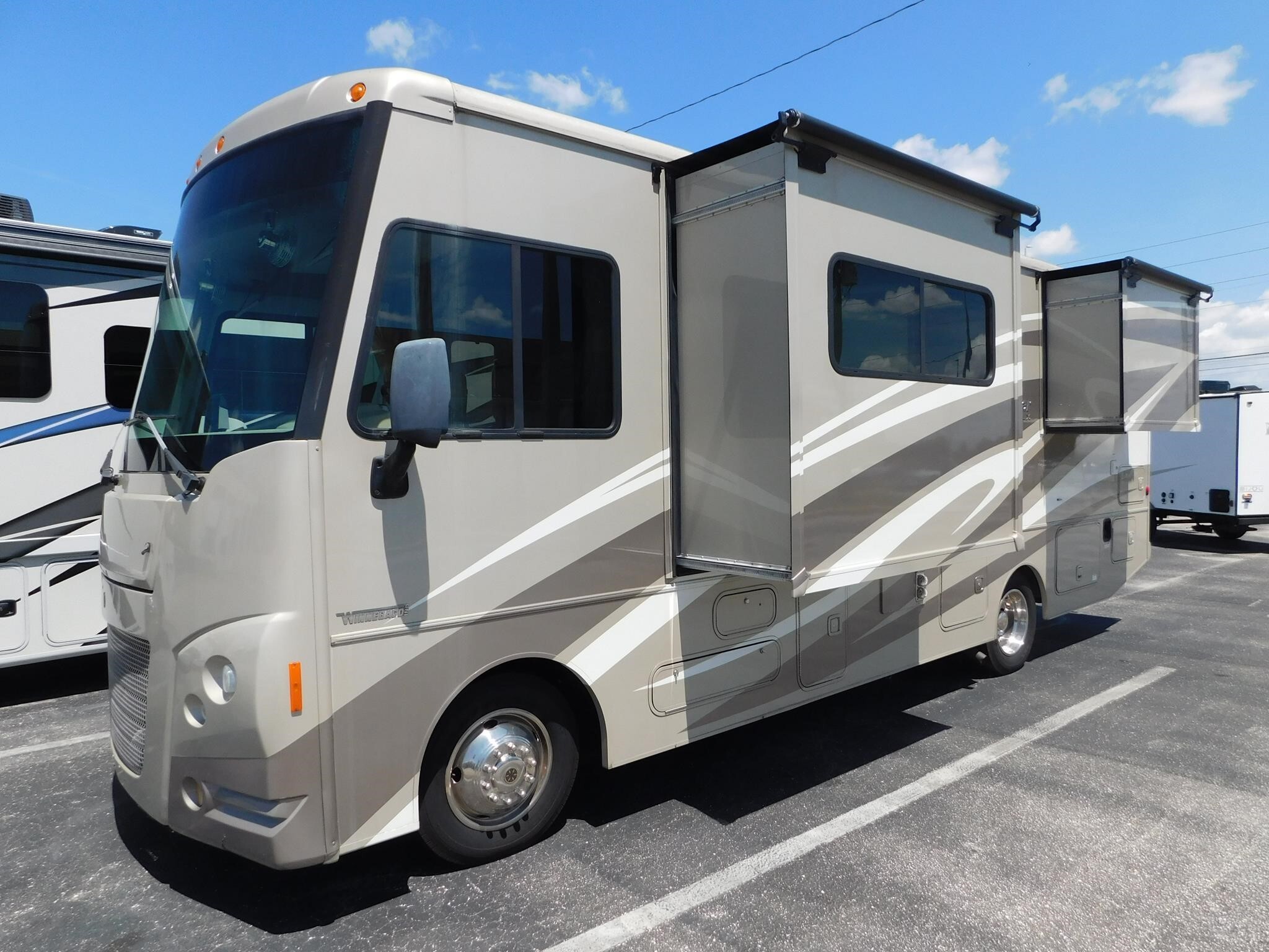 2016 Winnebago SUNSTAR LX 27N in brooksville FL