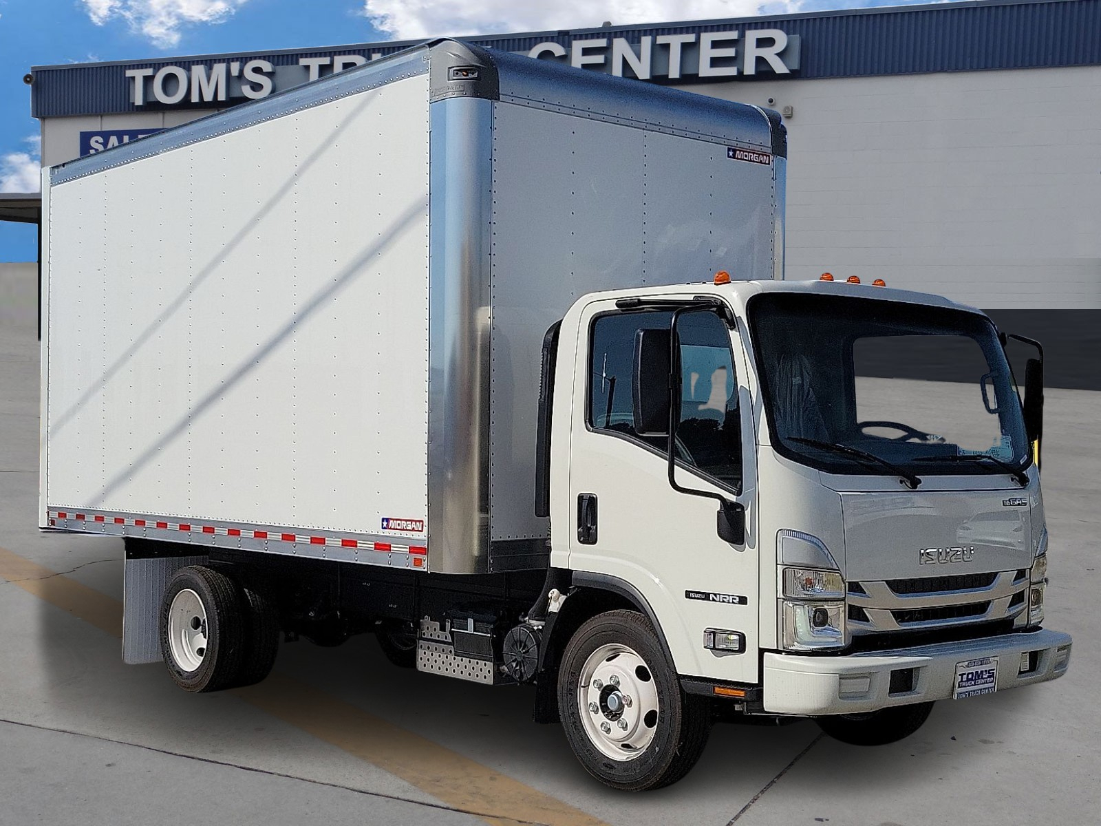 2025 ISUZU NRR Box in Santa Fe Springs, CA