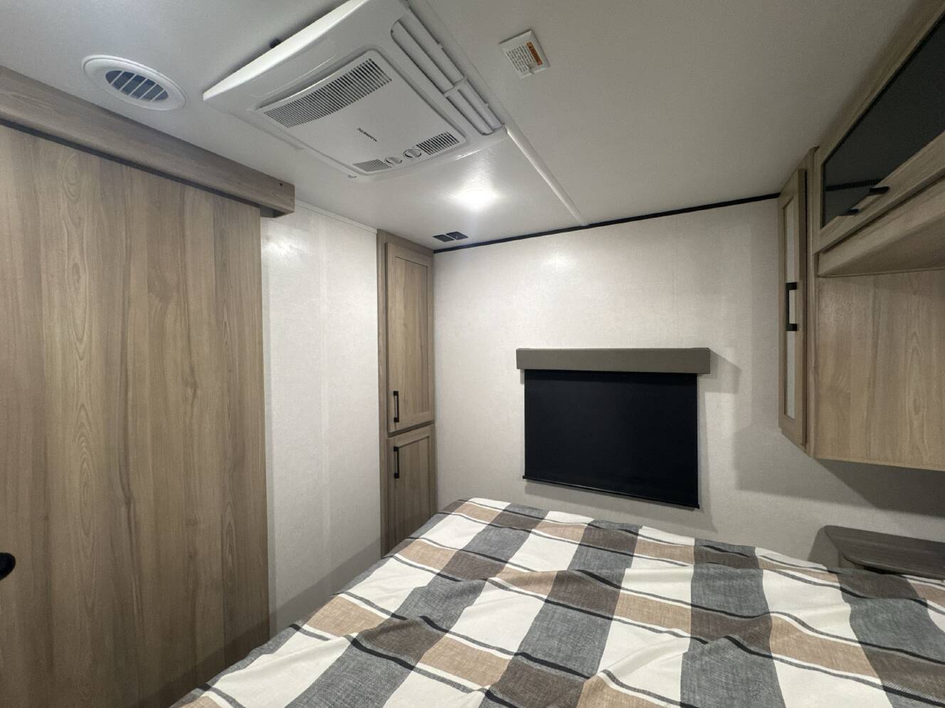 A photo of this 2026 Keystone COLEMAN LEGACY 2950RL