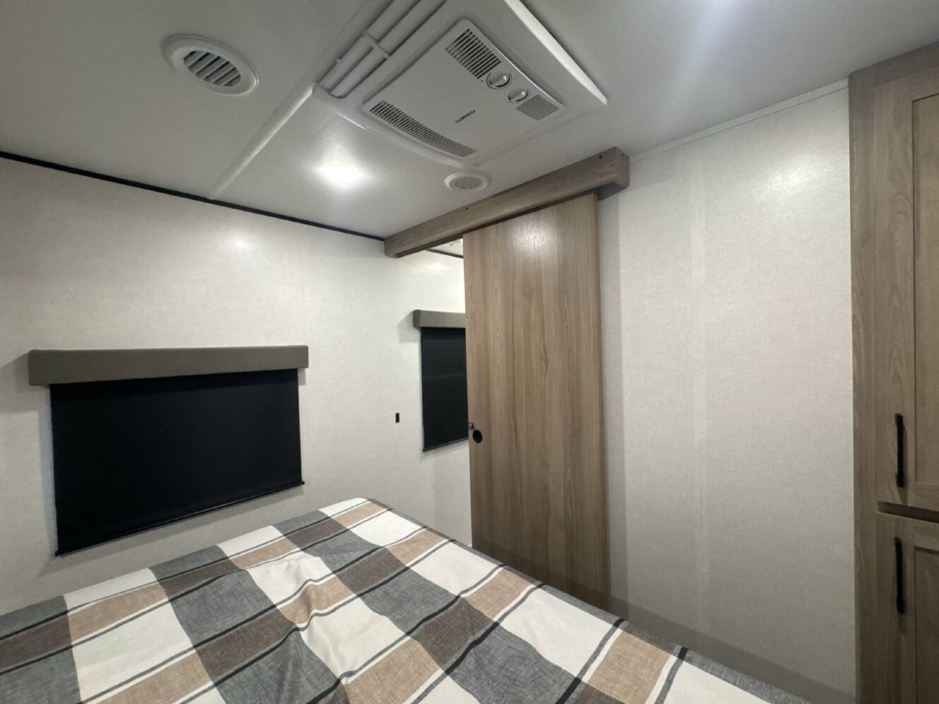A photo of this 2026 Keystone COLEMAN LEGACY 2950RL