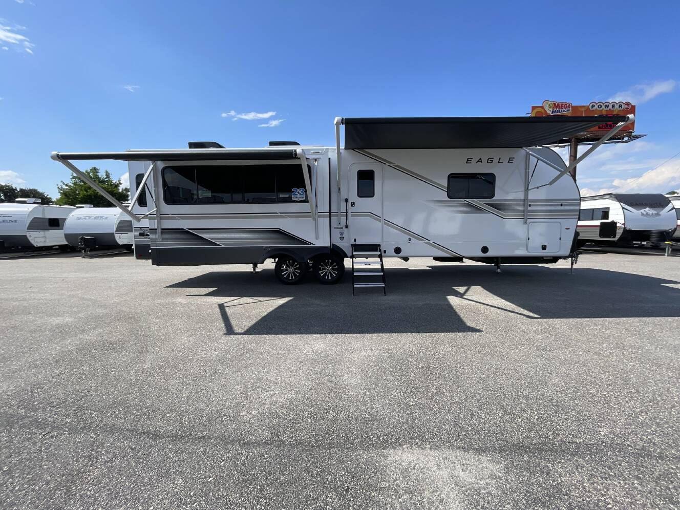 A photo of this 2027 Jayco EAGLE 294CKBS