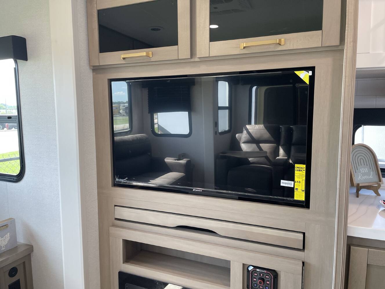 A photo of this 2027 Jayco EAGLE 294CKBS