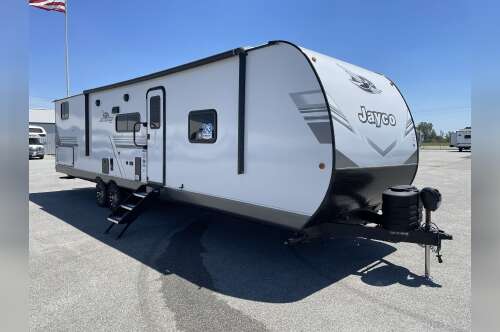 2027 Jayco JAY FLIGHT 325BHT in davenport IA