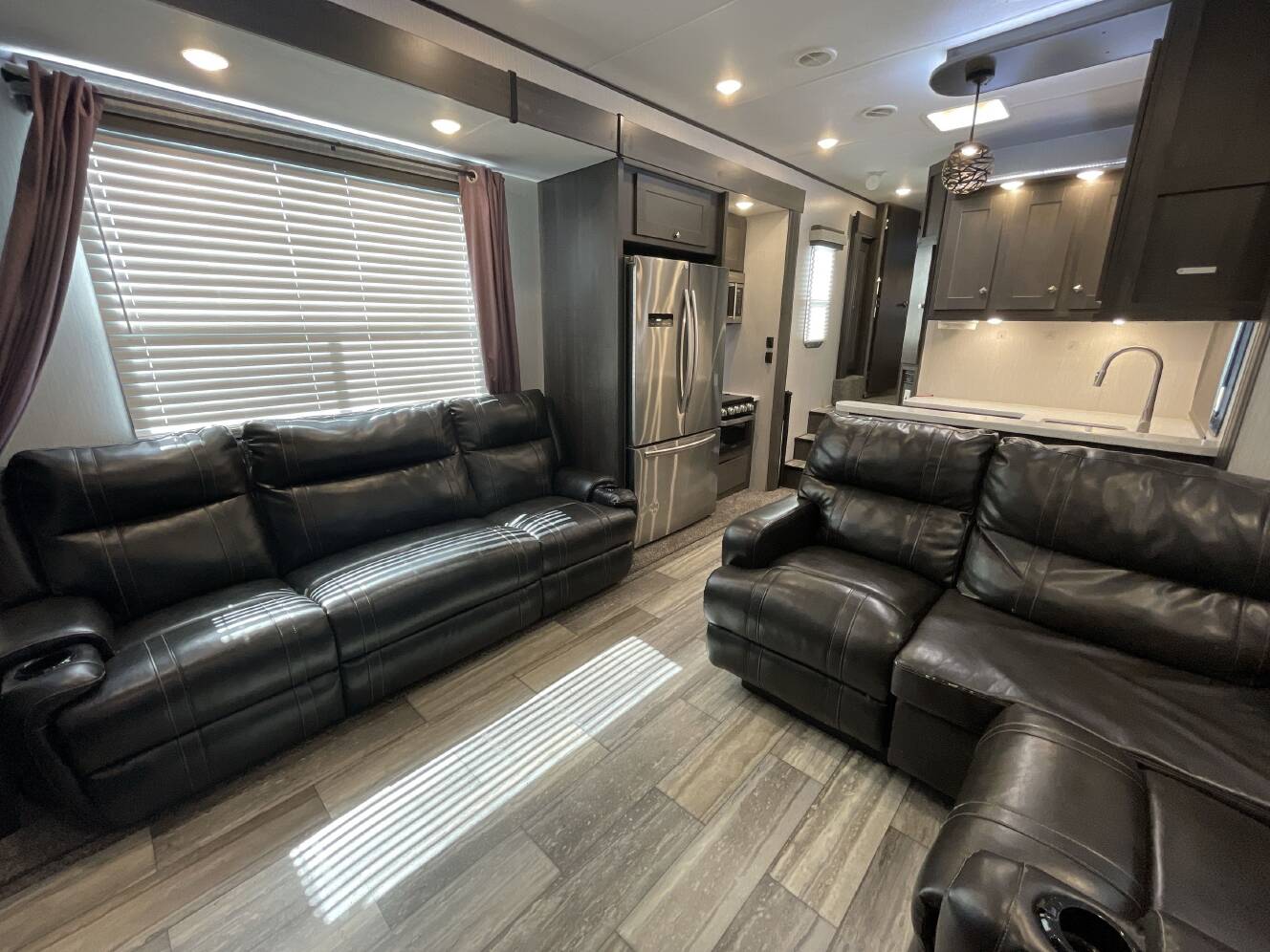 A photo of this 2021 Heartland ROAD WARRIOR 430RW