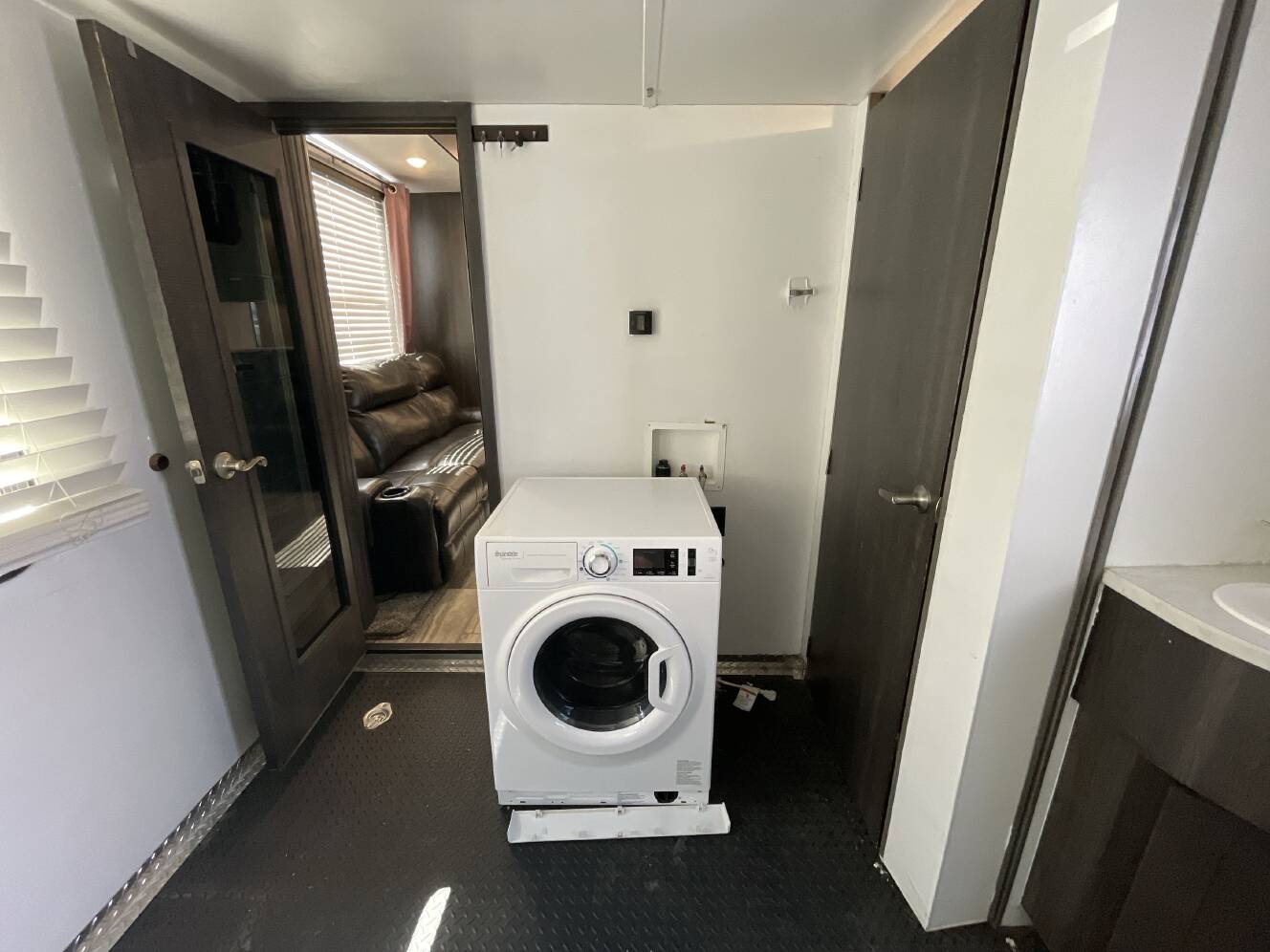 A photo of this 2021 Heartland ROAD WARRIOR 430RW