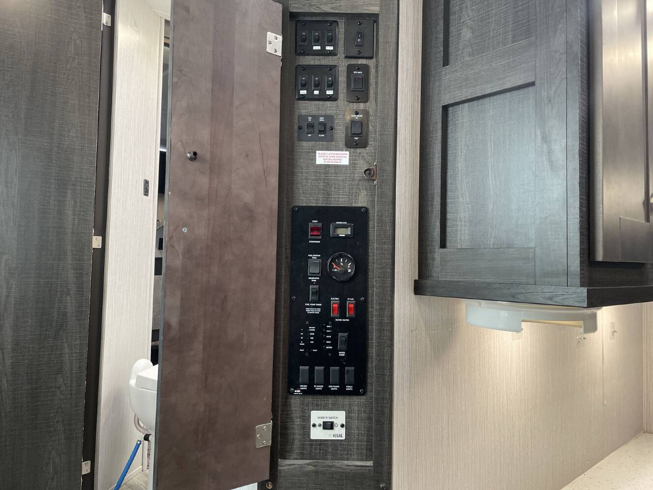 A photo of this 2021 Heartland ROAD WARRIOR 430RW