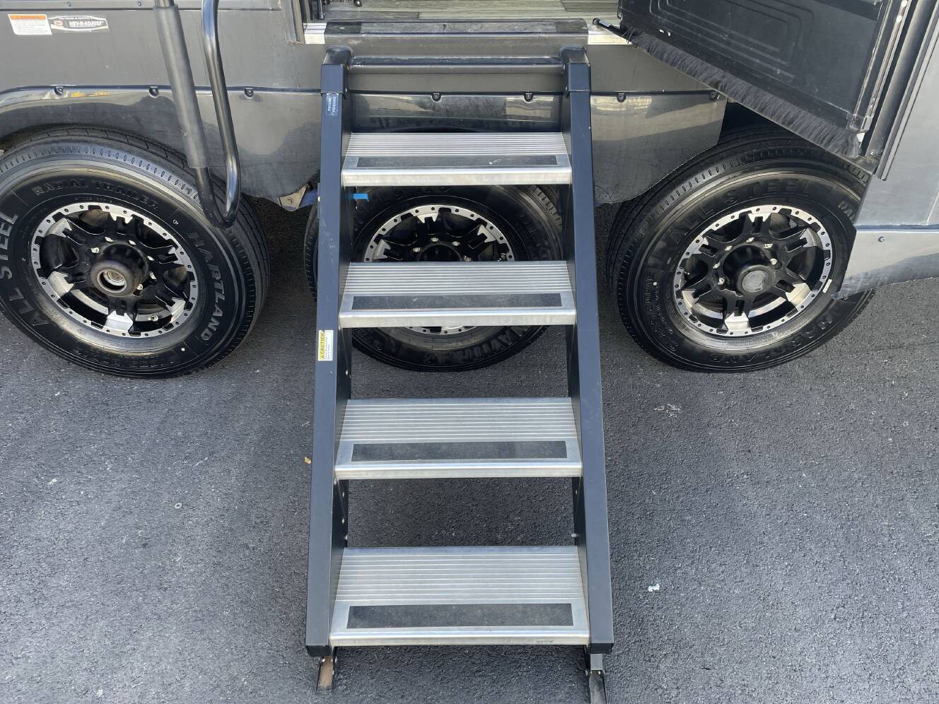 A photo of this 2021 Heartland ROAD WARRIOR 430RW