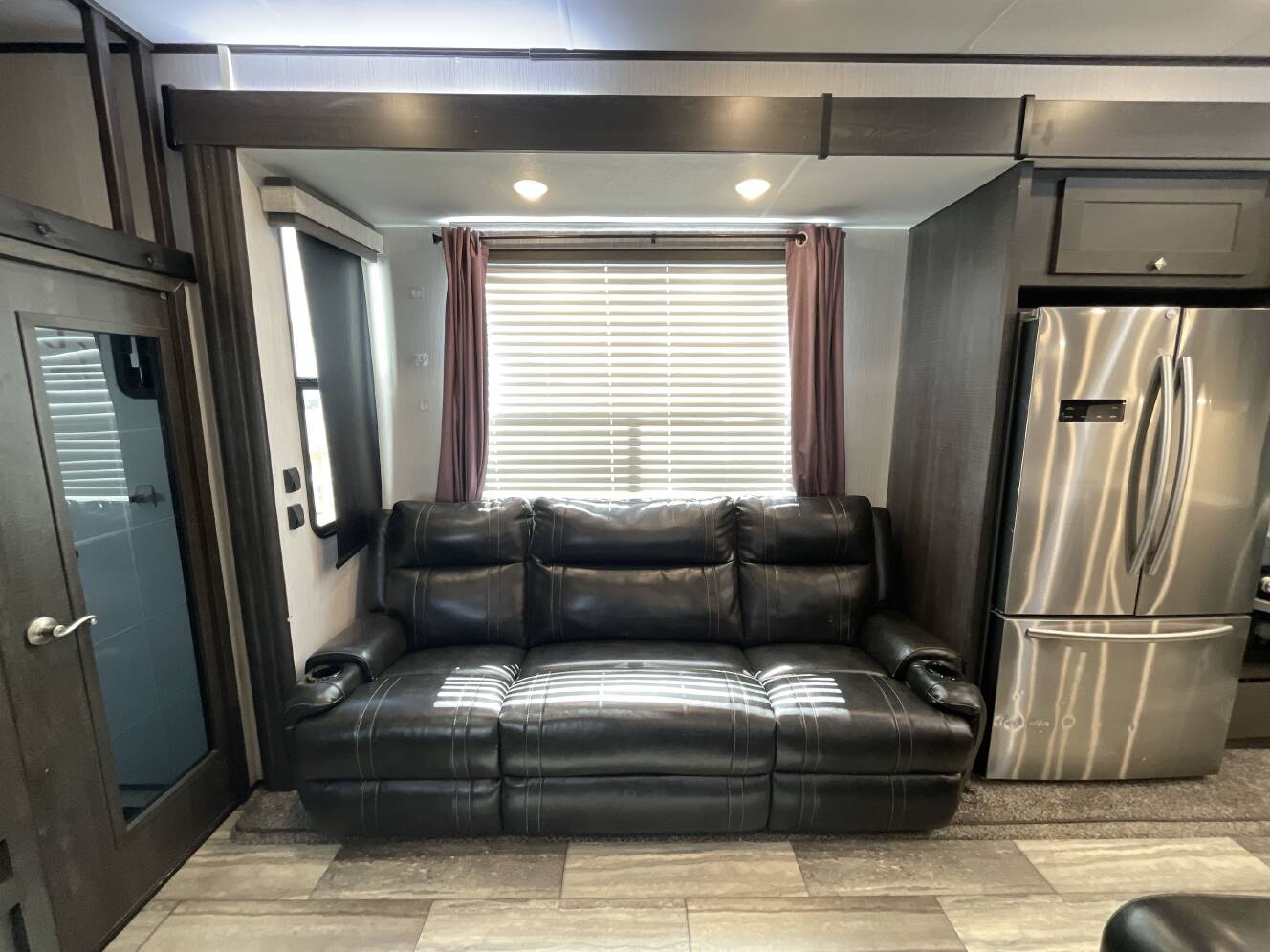 A photo of this 2021 Heartland ROAD WARRIOR 430RW