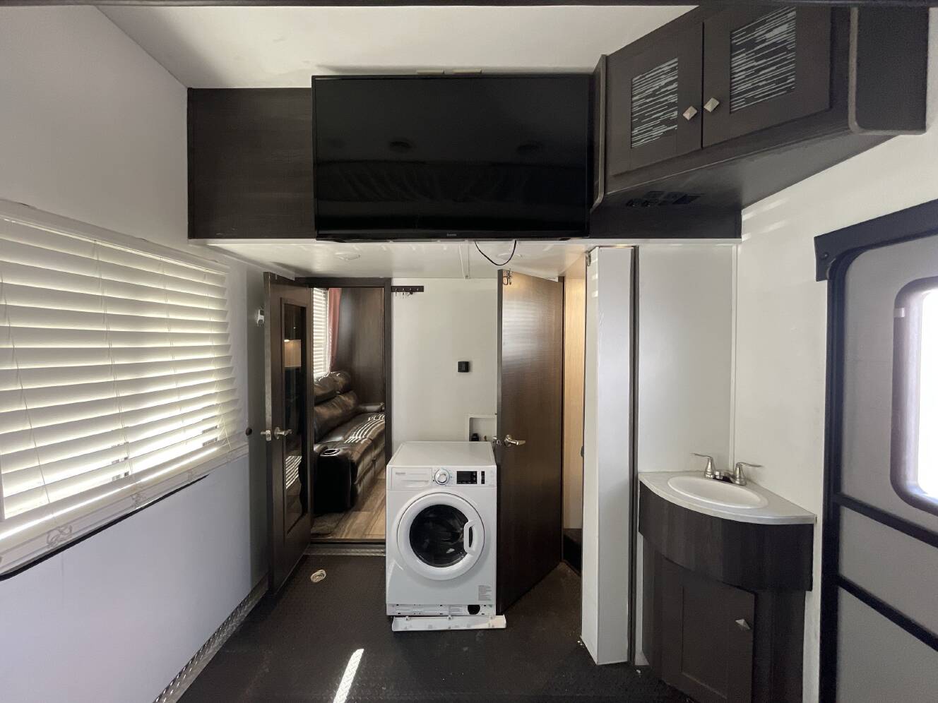 A photo of this 2021 Heartland ROAD WARRIOR 430RW